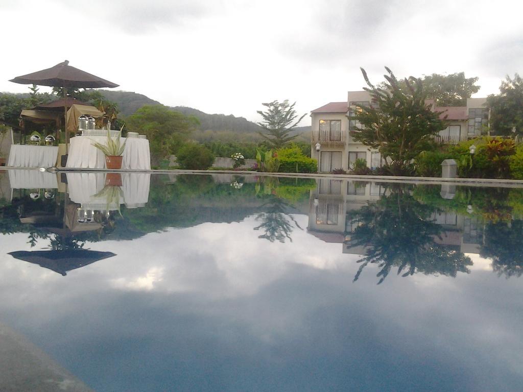 Luwansa Beach Hotel Labuan Bajo Dış mekan fotoğraf