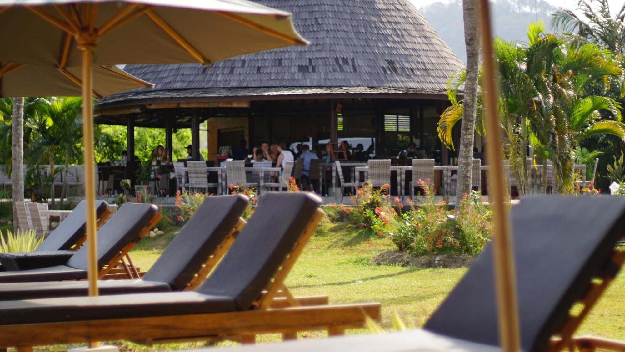 Luwansa Beach Hotel Labuan Bajo Dış mekan fotoğraf
