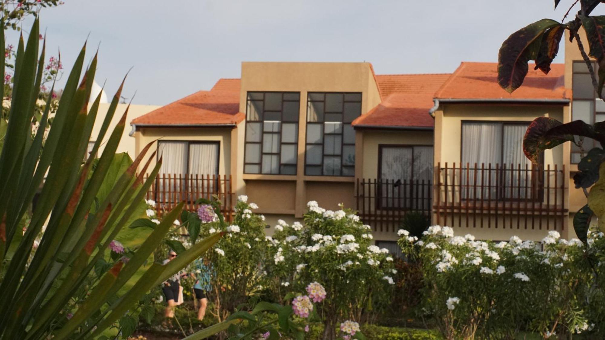 Luwansa Beach Hotel Labuan Bajo Dış mekan fotoğraf