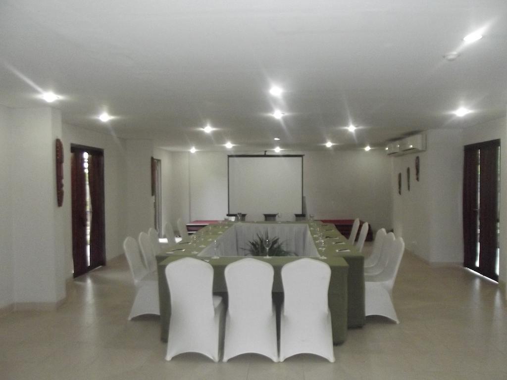 Luwansa Beach Hotel Labuan Bajo Dış mekan fotoğraf