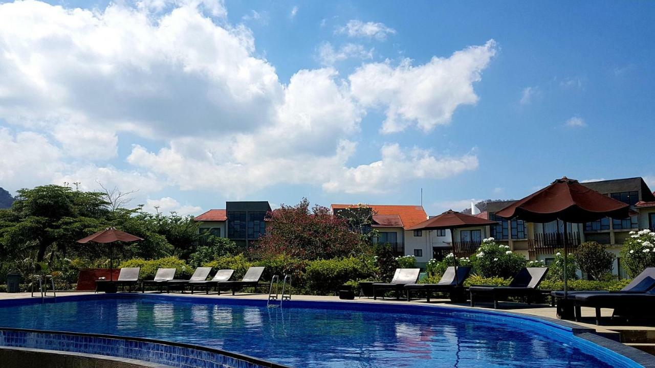 Luwansa Beach Hotel Labuan Bajo Dış mekan fotoğraf